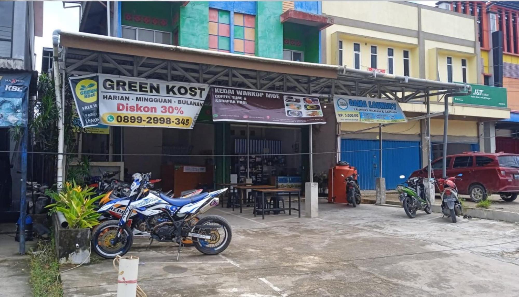 Sintang Greenkost旅舍 外观 照片